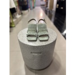 Παπούτσια σουέτ με μεταλλική αγκράφα olive