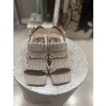 Παπούτσια σουέτ με μεταλλική αγκράφα sand