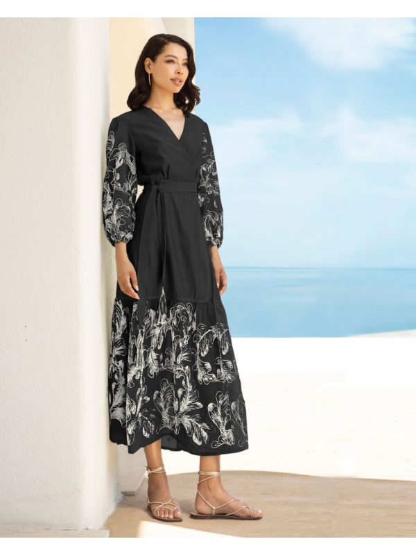 Κρουαζέ μαύρο φόρεμα με λευκό κέντημα